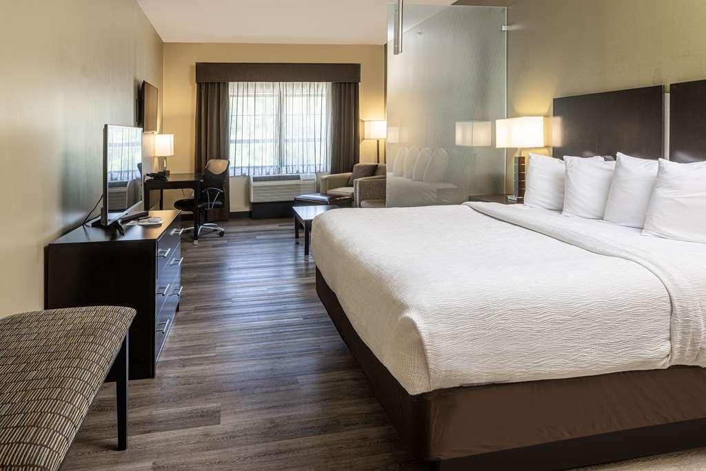 Best Western Plus Franciscan Square Inn & Suites Steubenville Room photo
